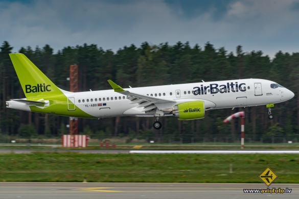 Airbus A220-300